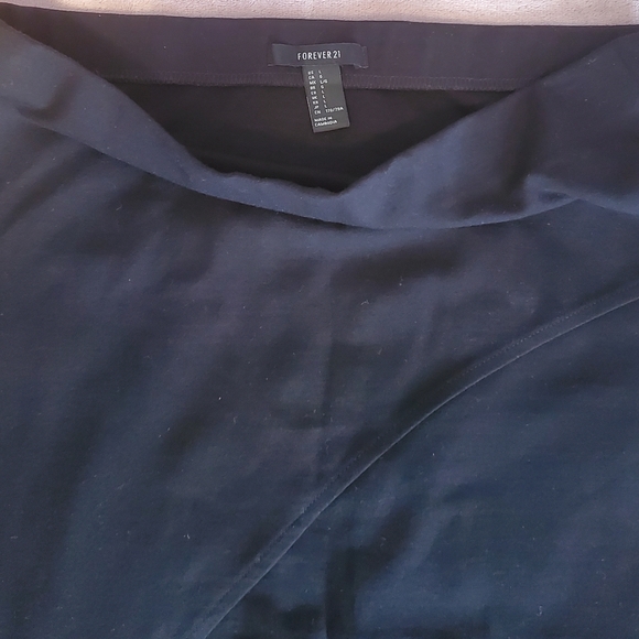 Forever 21 stretch pencil skirt - Picture 2 of 2